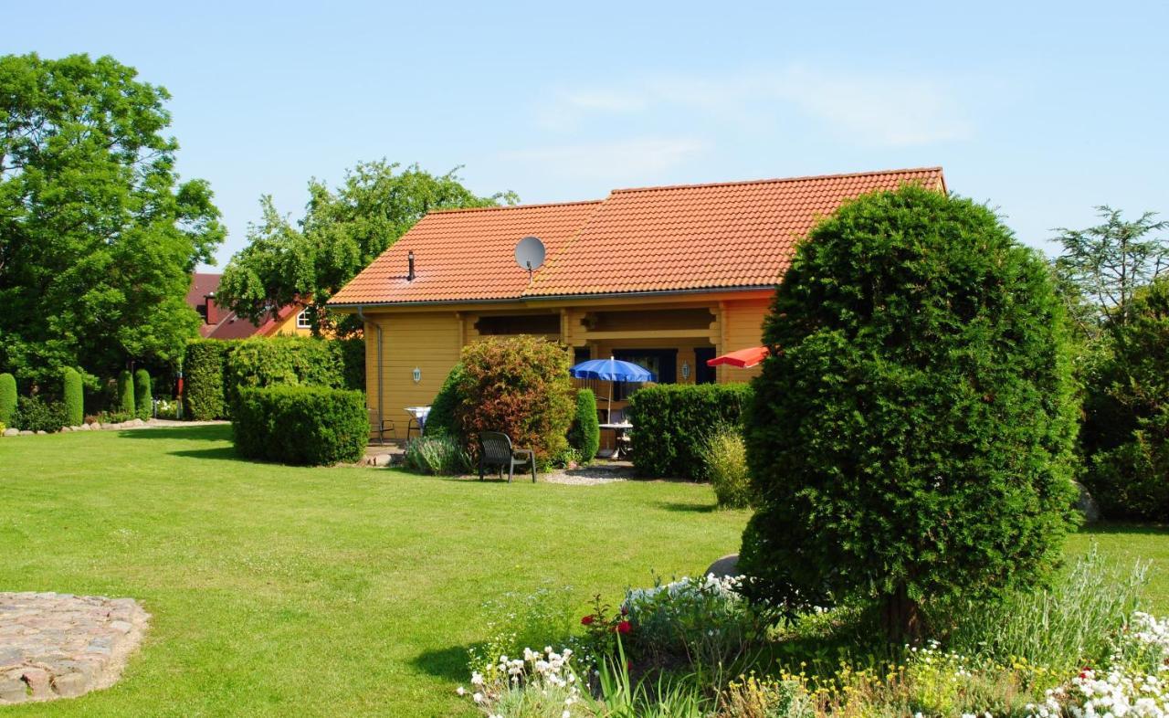Ferienanlage Doll Neuendorf A Buitenkant foto